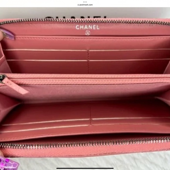 🔥 RARE! CHANEL• Chevron Stitched Tassel Charm Zip Wallet- one of a kind! - Picture 4 of 16